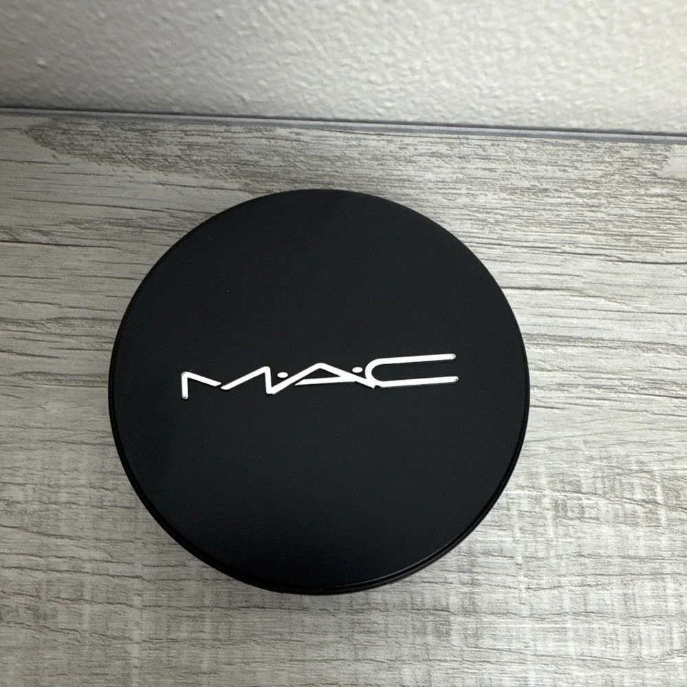 M·A·C Studio Fix Powder Plus Foundation NC20 Matte Buildable Waterproof 0.42oz